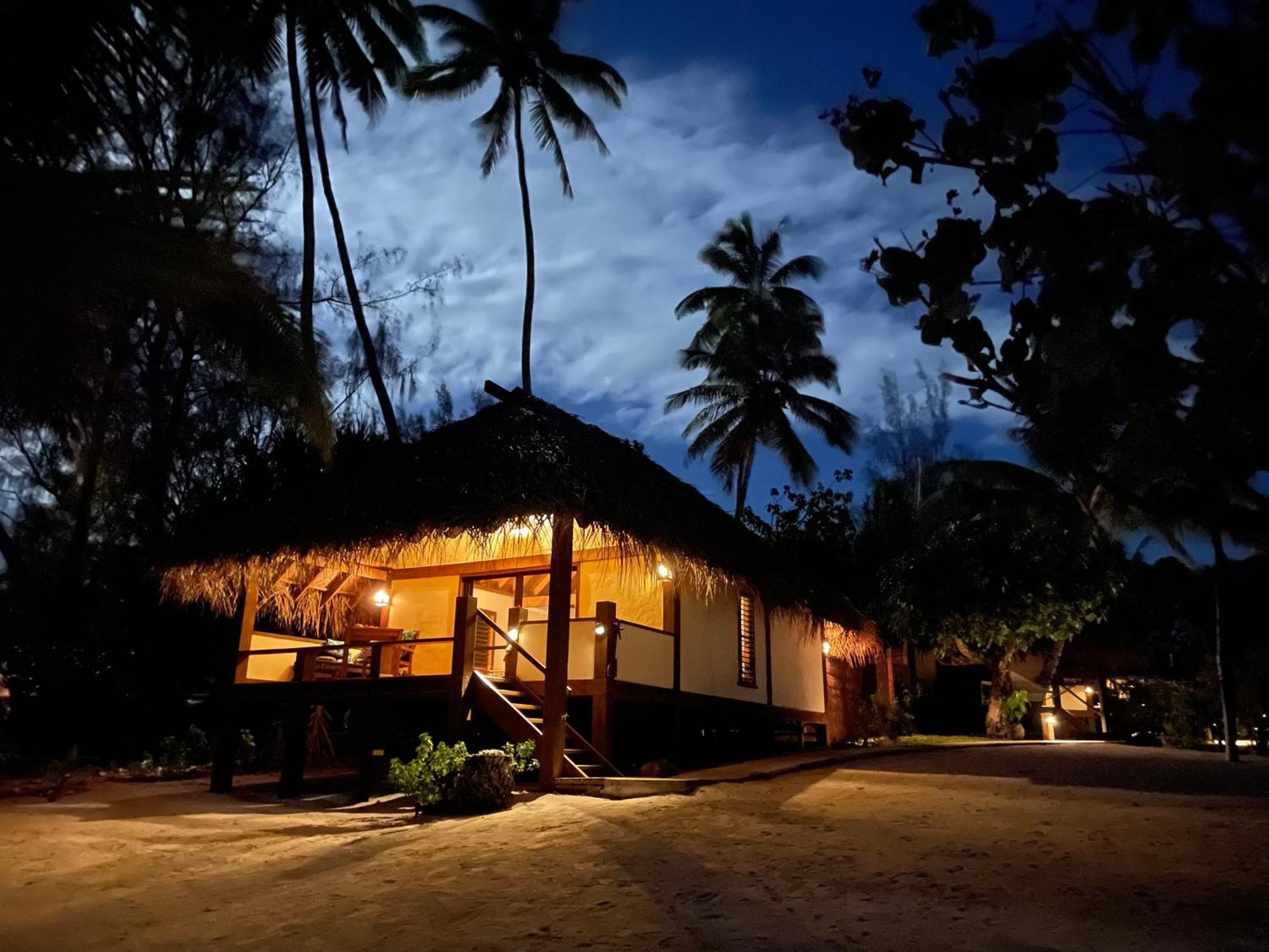 Etu Moana Boutique Beach Villas - Adults Only Arutanga Ngoại thất bức ảnh